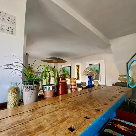 Art Apartment *
